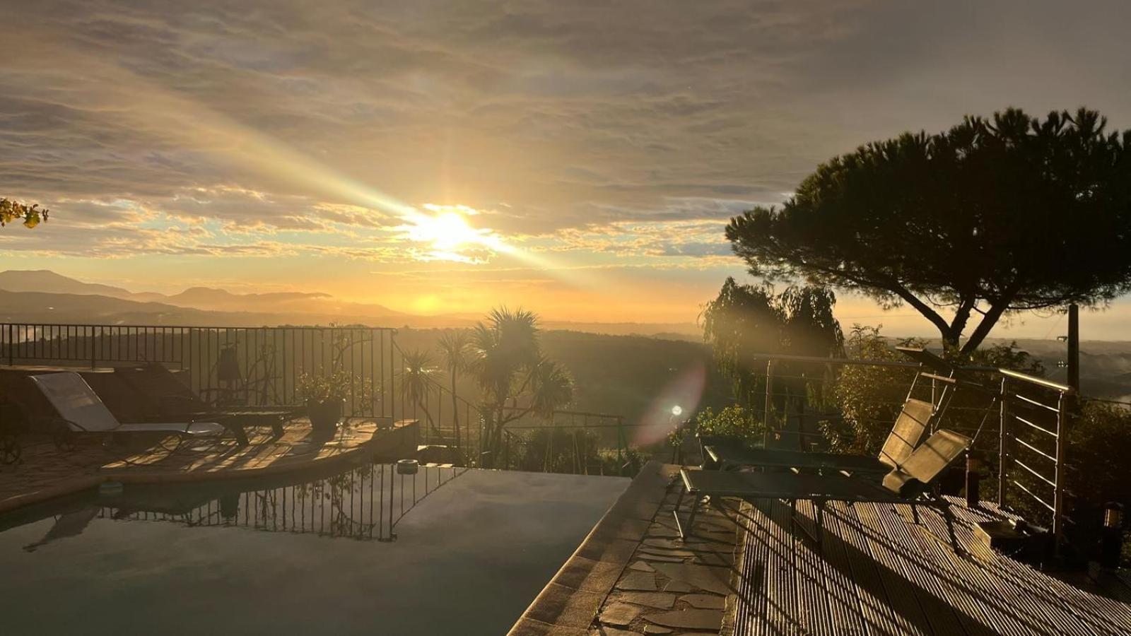 "Aux Balcons Du Riou" Avec Vue Mer 180 Degres Vence Dış mekan fotoğraf